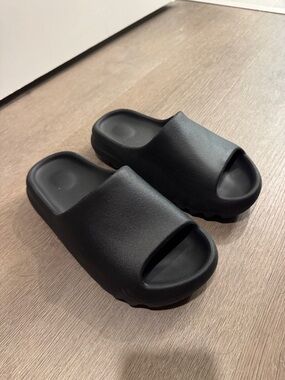 Yeezy Slide Sandals in Black